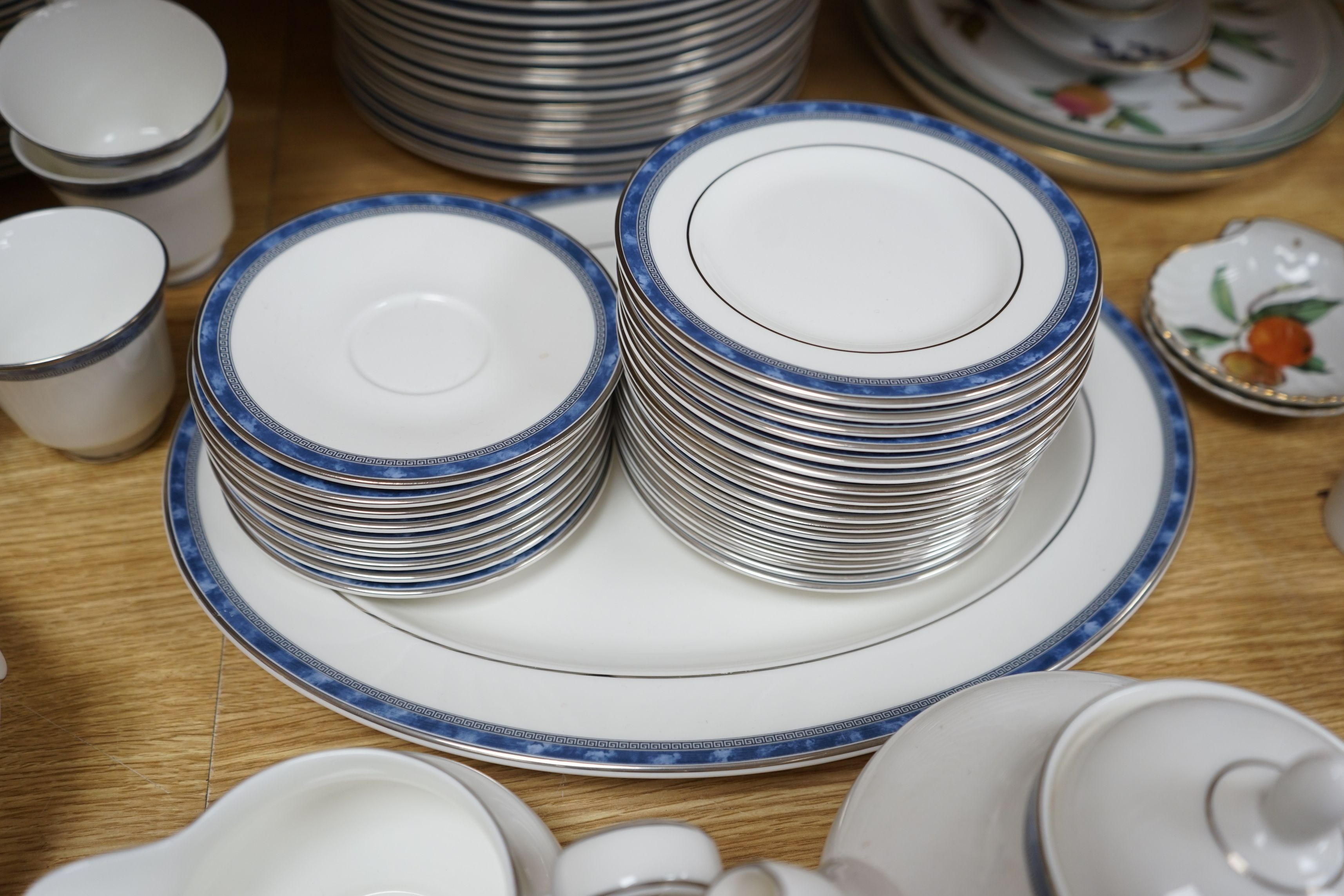 A Royal Doulton Atalanta pattern dinner and tea service and a quantity of Royal Worcester Evesham pattern table wares